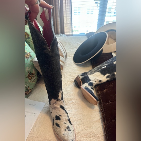 Rock’Em Cowhide Western WIDE CALF Knee-High Boots in Black & White - Picture 3 of 10